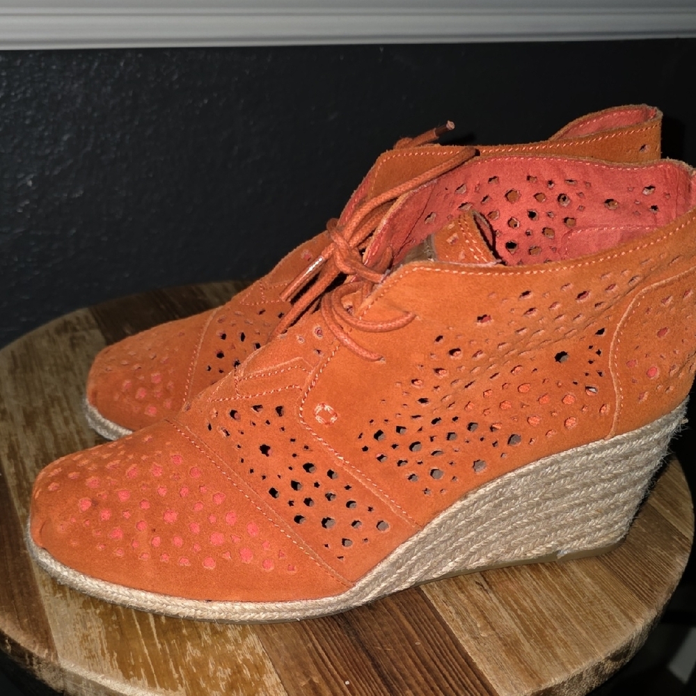 TOMS Women's Bright Orange Espadrille Wedges